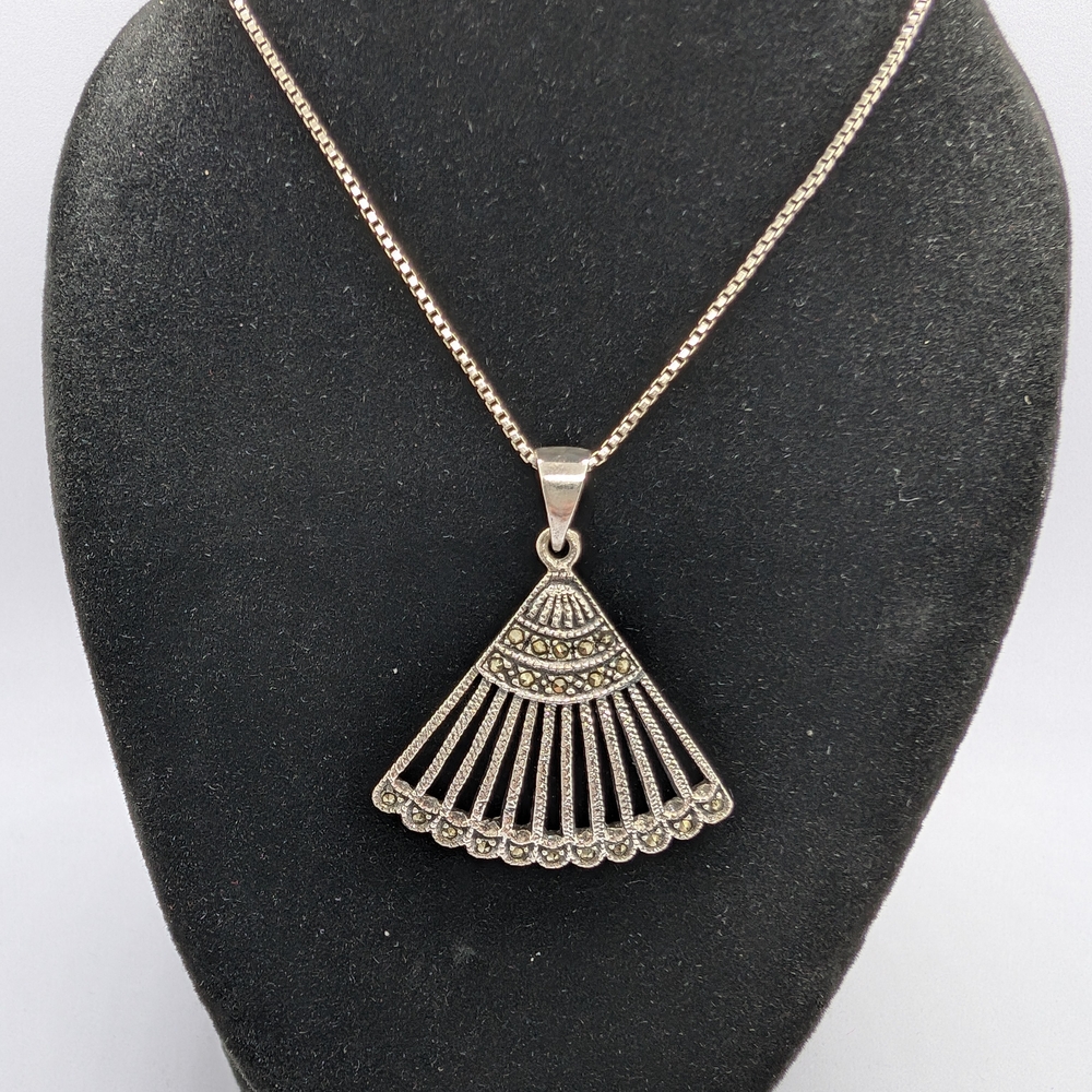 Vintage 925 F.N.A. Italy Fan Necklace With Chain